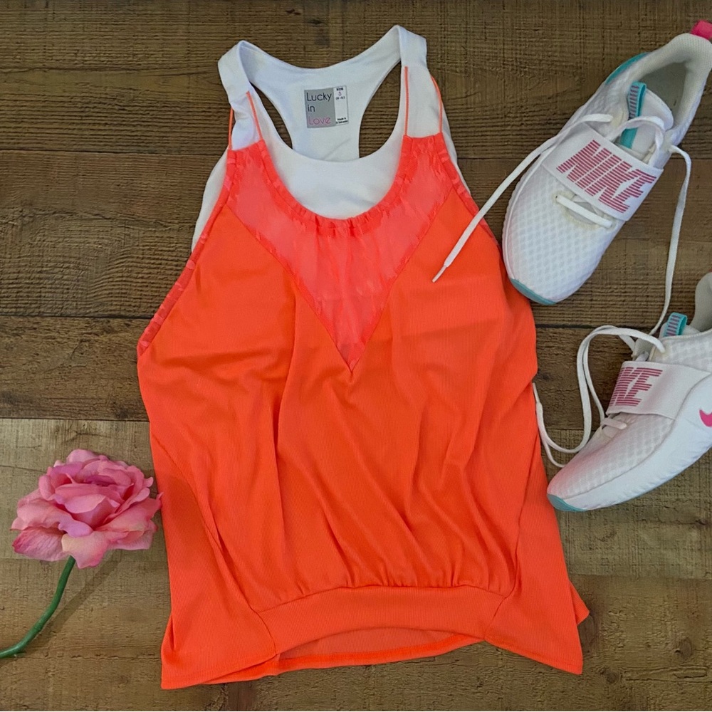 Athletic Top Built In Sportsbra LUCKY IN LOVE